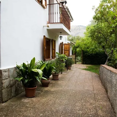 Holiday home Jamones Arroyo Frio